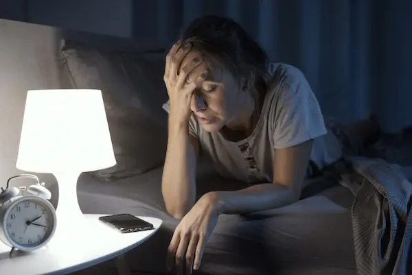 7. Dolor de cabeza por falta de sueño