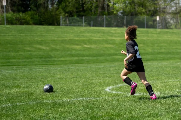 Los 20 deportes con pelotas más comunes que debes conocer