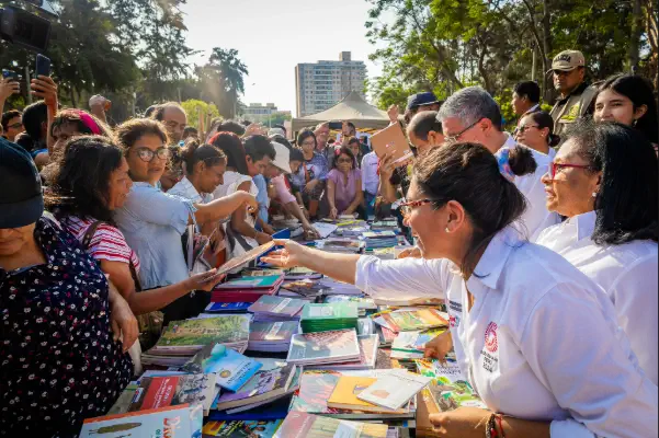10. Festival del Libro y la Lectura: Literatura e identidad peruana